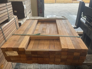 Ca. 64x Angelim Pedra regels , 45x68mm, lengte 125cm